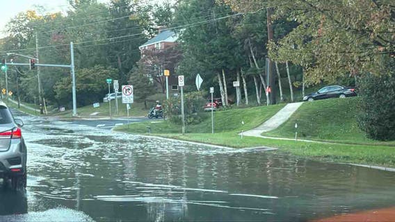 Water main break floods street, causes traffic delays in Silver Spring