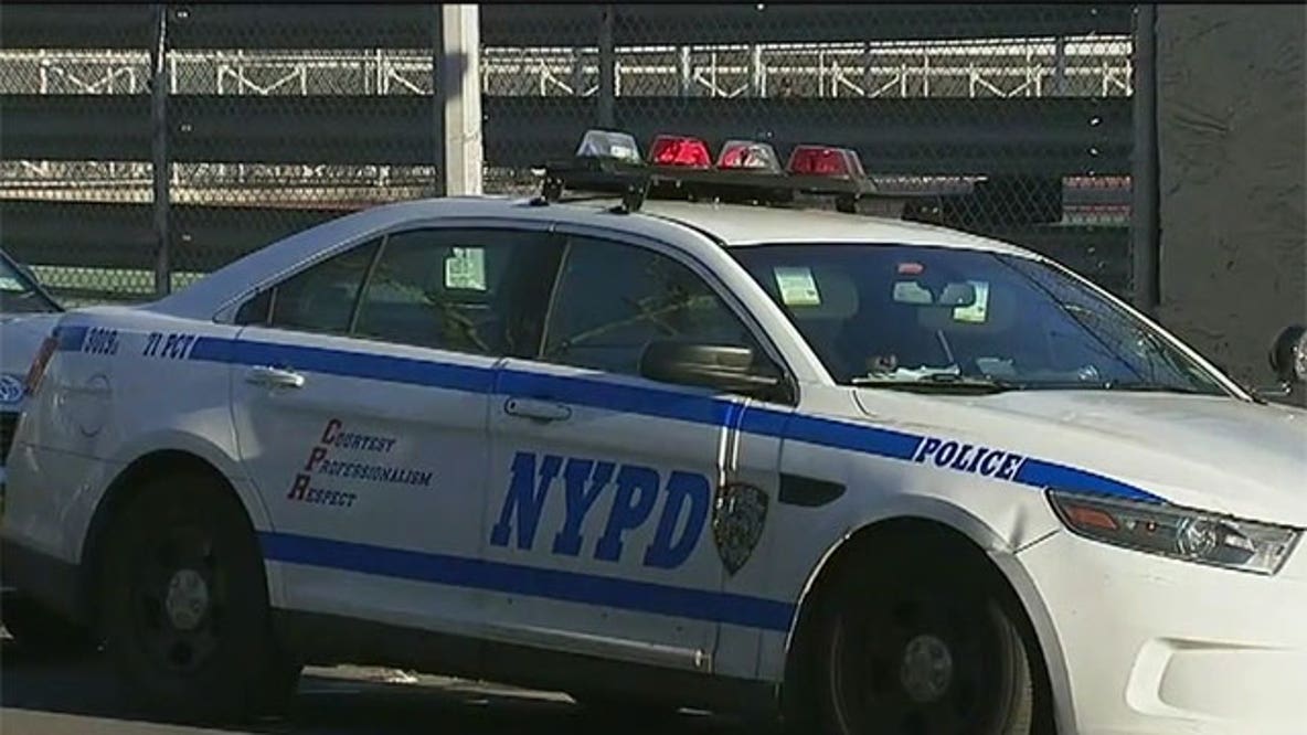 3 people jump on NYPD car, crack windshield during Queens street takeover