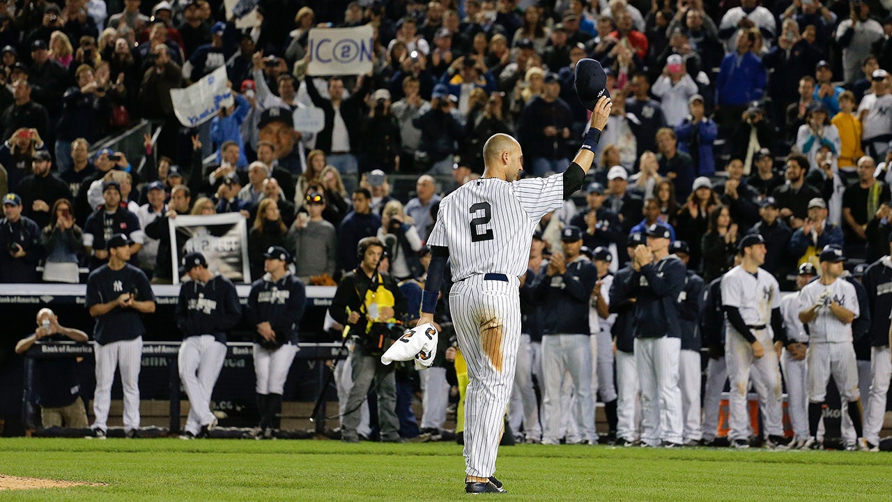 Jeter homers for his 3,000th hit, goes 5 for 5 in Yankees' win