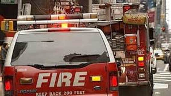 3 firefighters, 2 others injured in 4-alarm Brooklyn building fire