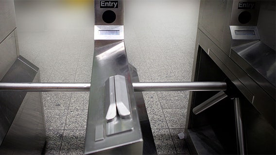 7 Line subway weekend service suspension