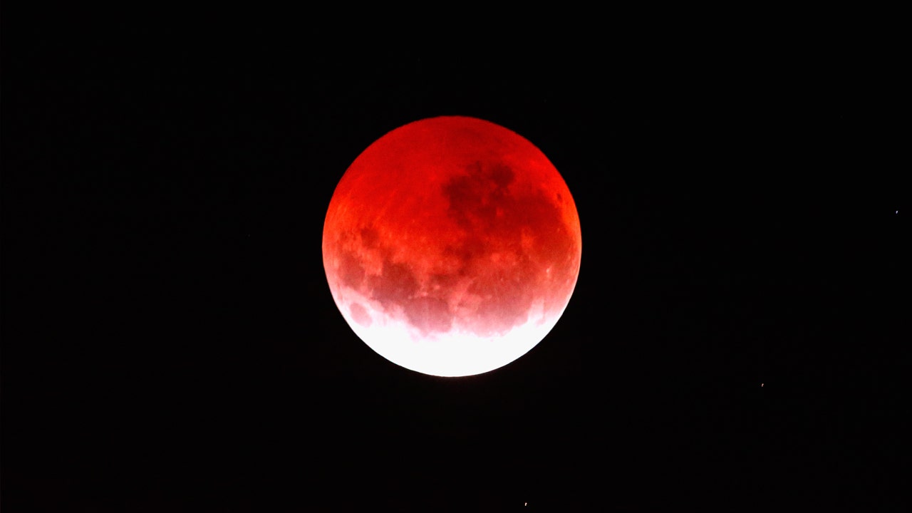 Blood Moon March 2026: Total lunar eclipse times and viewing guide