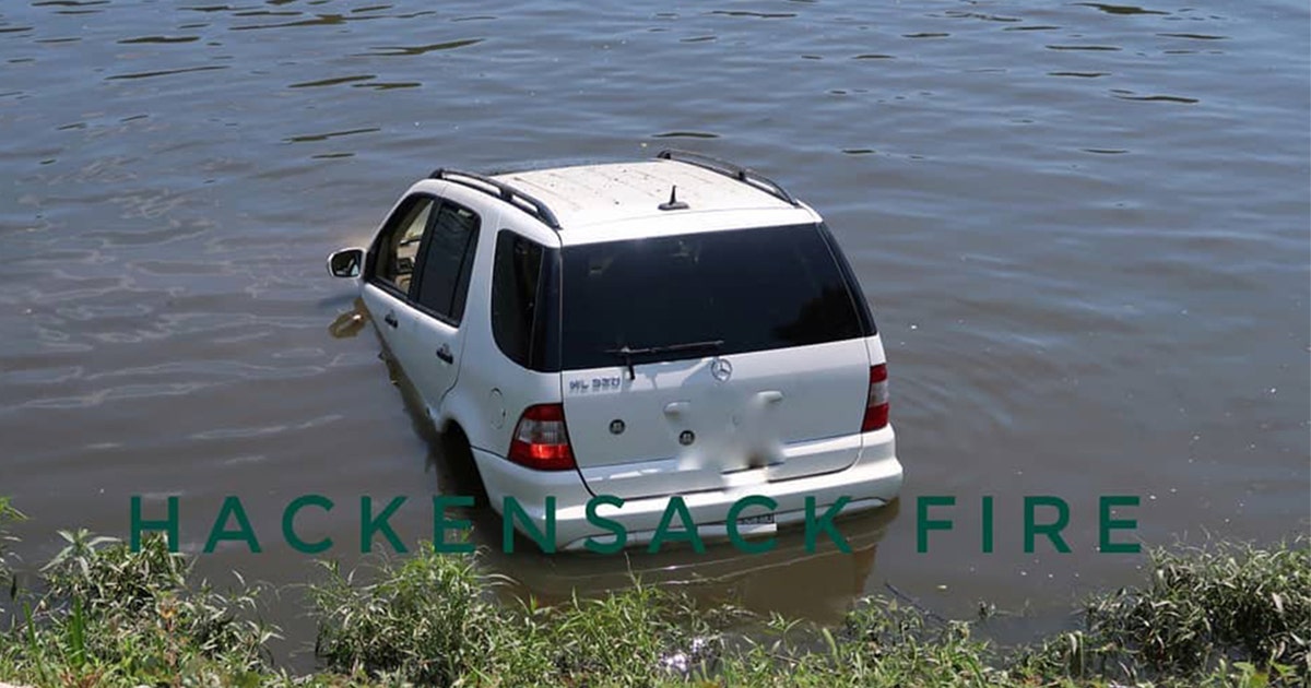 SUV plunges into Hackensack River behind car wash | FOX 5 New York