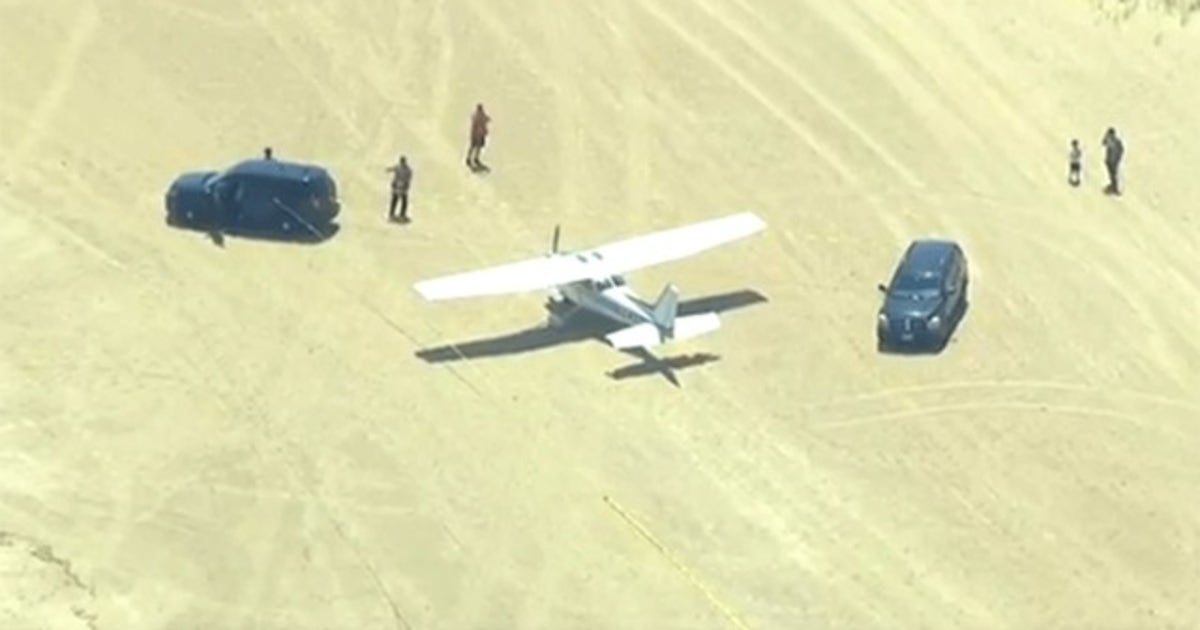 Small plane lands on NJ beach | FOX 5 New York