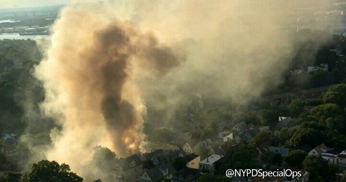 Fire burns several homes on Staten Island | FOX 5 New York