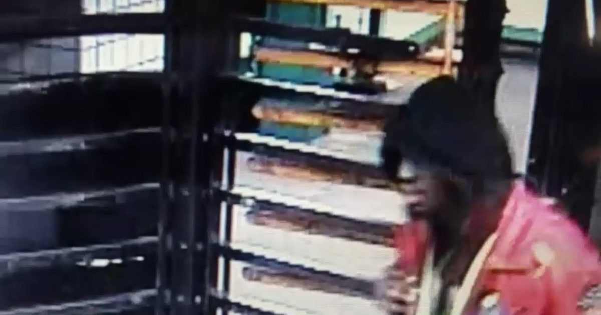 Woman assaulted, thrown on subway tracks | FOX 5 New York