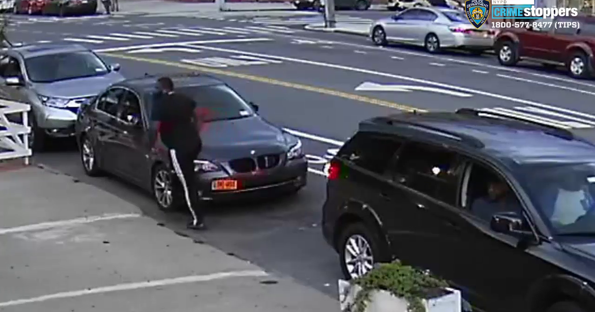 Suspect sought after man stabbed multiple times in the Bronx | FOX 5 ...