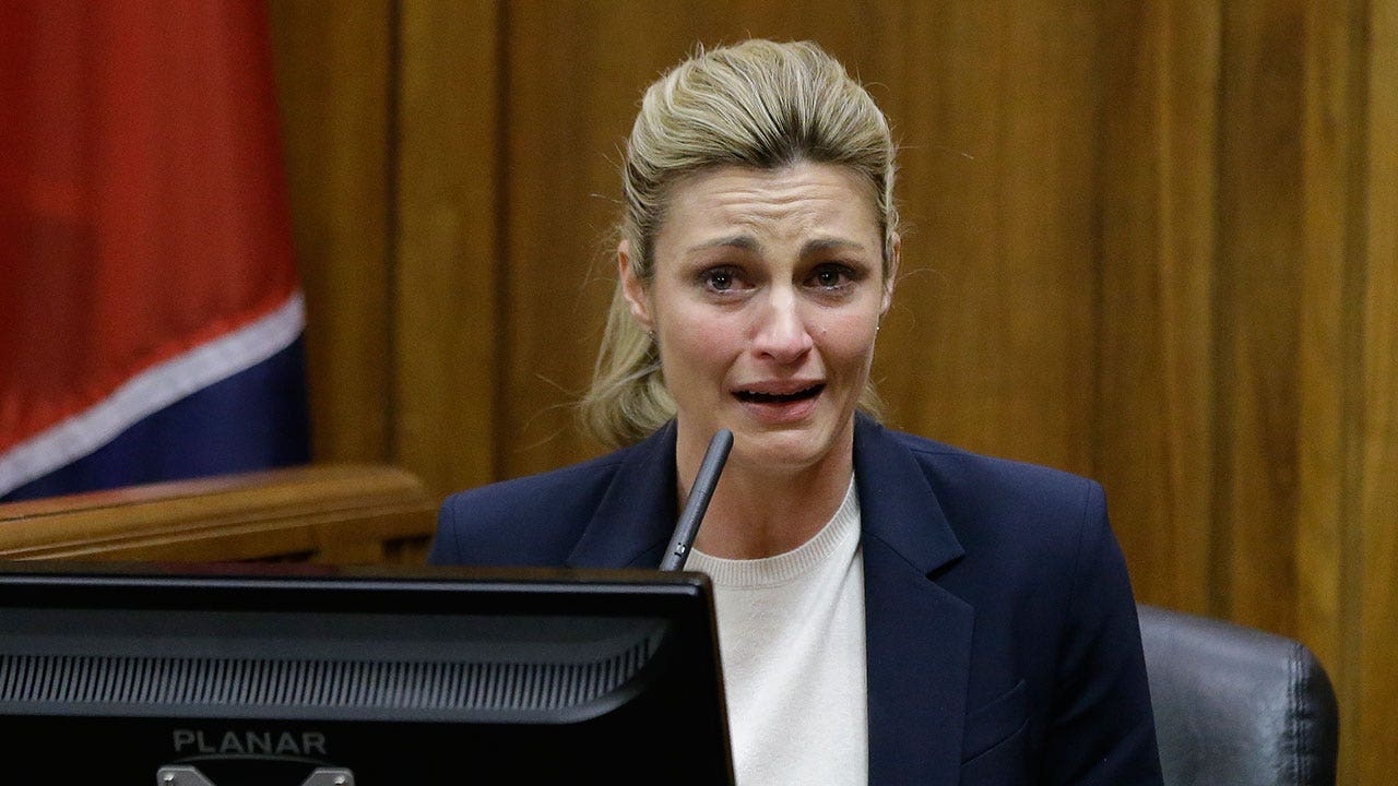 Erin Andrews Breaks Down On Witness Stand