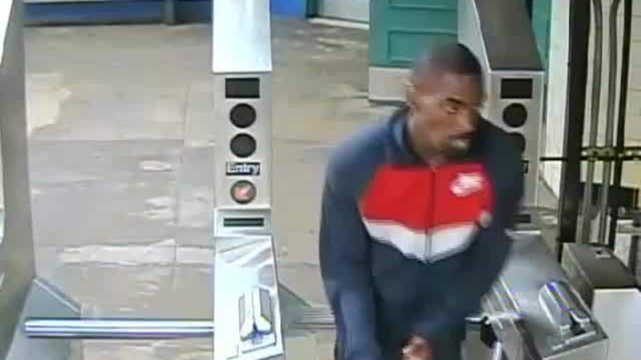 Man slashed on subway train in Queens | FOX 5 New York