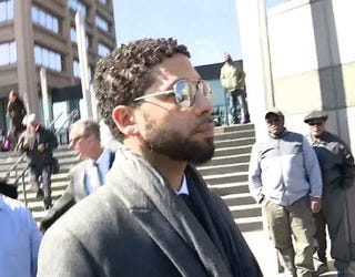 Jussie_Smollett_exits_Chicago_court_foll_0_20190312181735-404023