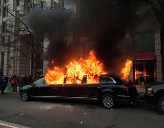LimoFire2_1484952091599-401720.jpg