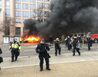 LimoFire3_1484952091709-401720.jpg