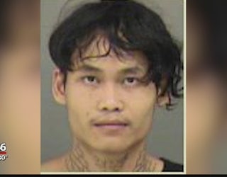 Man_arrested_after_trying_to_bite_flight_0_20170526225301-403440