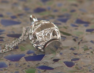 Mesmer 11pm pkg lost necklace_WTVT26e0_186.mp4.00_00_44_19.Still002_1559095775621.jpg-401385.jpg