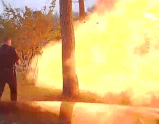 Officers_arrive_as_Hurst_home_explodes_0_20180418165022-409650