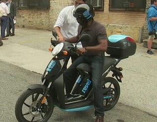 Shared_electric_mopeds_0_20180730215720