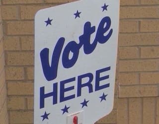Vote_Voting_Poll_Sign2-401720.jpg