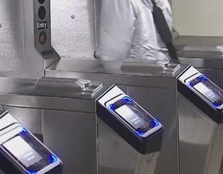 Tap_and_go_subway_turnstiles_coming_0_20190411024102
