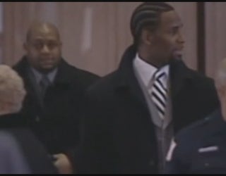 V R KELLY INVESTIGATION 6P_00.00.03.24_1547081383521.png-404959.jpg