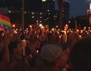 Vigil_held_for_Pulse_victims_in_front_of_0_20160614031532-402429