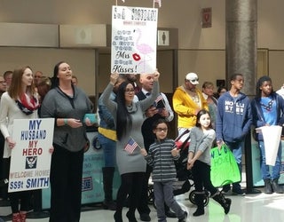 Families await troops to return-404959