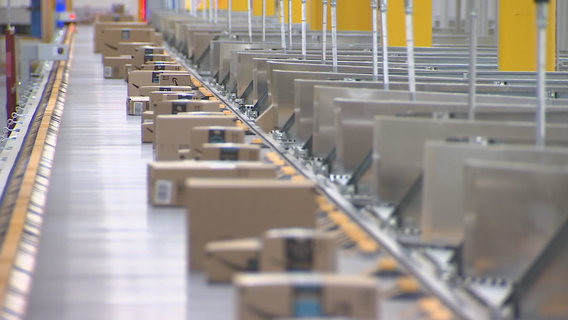 Amazon struggling to delivery packages on time