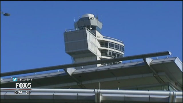 Government shutdown takes a toll on air traffic controllers, group says