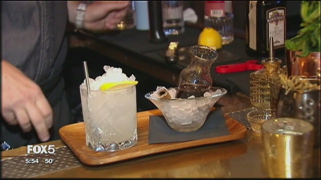 2nd Avenue Deli opens cocktail bar