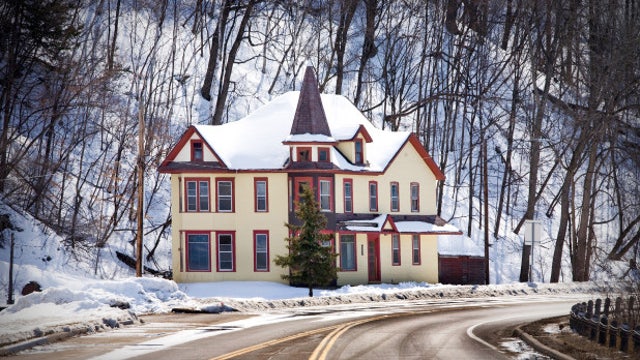Free Victorian home being offered in Minnesota comes with a catch