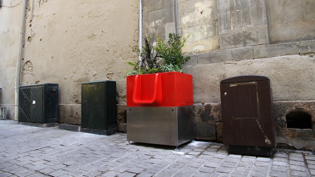Paris is testing urinals in plain sight on the street