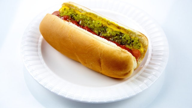 Company hiring 'MLB Food Tester' to eat hot dogs at stadiums