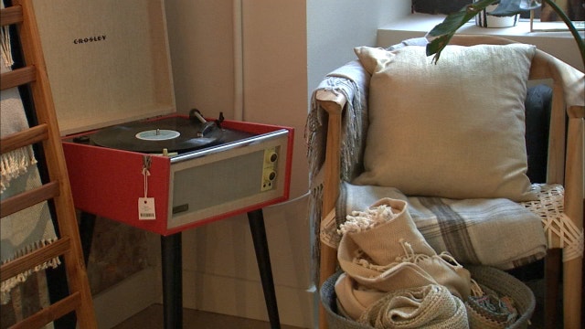 NY-based Zola: Wedding website, gift registry in one