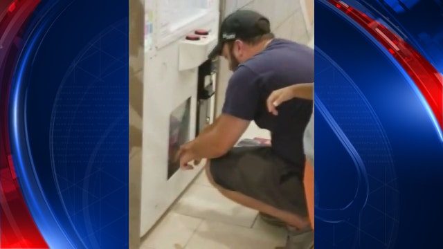 Police: Man used toddler to steal game prizes