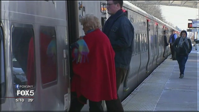 Lawmaker demands LIRR do better