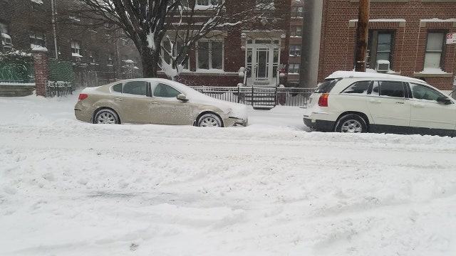 Windy snowstorm hits New York; Long Island slammed
