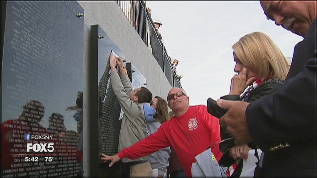 Long Islanders pay tribute to 9/11 victims