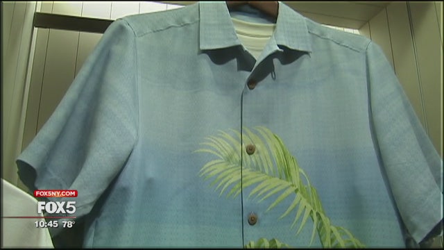 Wearing a Hawaiian shirt the right way