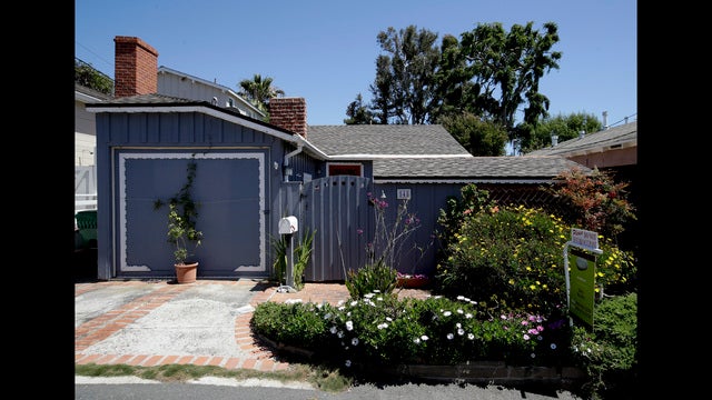 Tiny California cottage on market for just under $1 million