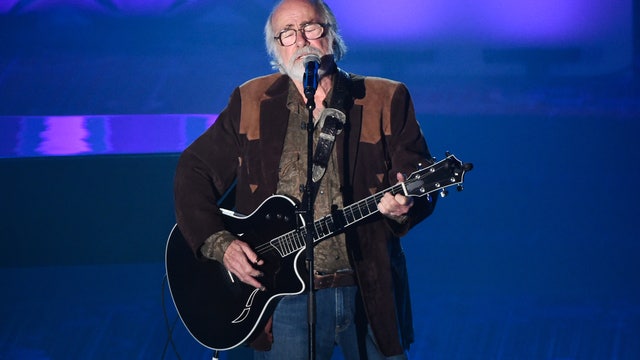 Robert Hunter, Grateful Dead's poetic lyricist, dead at 78