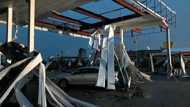 Video of tornado ripping through Missouri