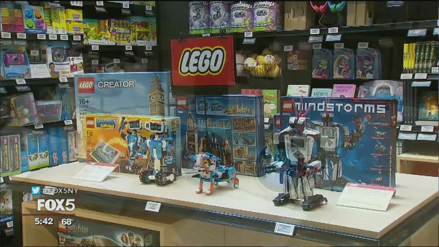 Amazon opens Manhattan store selling highly rated items