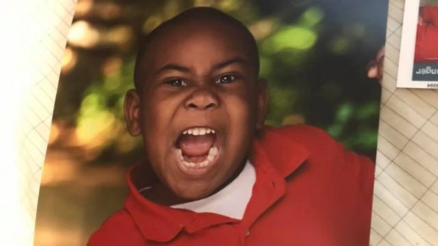 Kindergartner's hilarious school photo goes viral