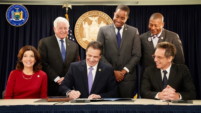 Cuomo signs early voting, other election changes into law