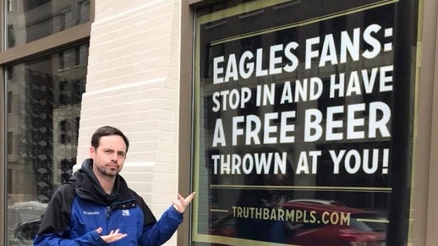 Minneapolis sign claims Eagles fans can have "free beer" thrown at them