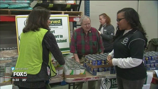 Furloughed federal worker volunteers to help others