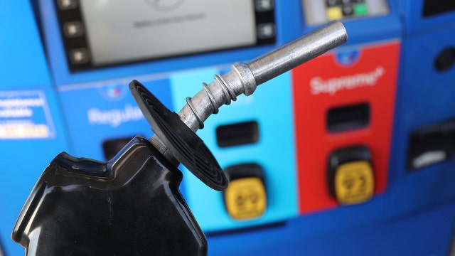 U.S. gas prices could fall below $2 per gallon in cheapest areas, analyst says
