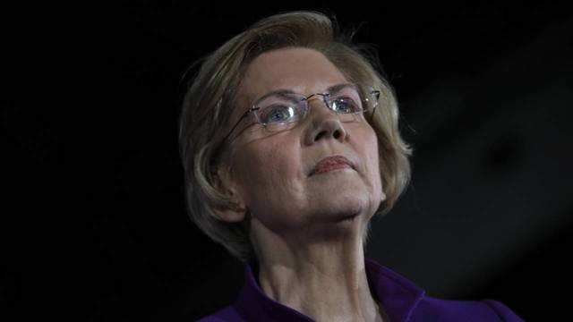 Warren becomes first 2020 Democrat to call for impeachment