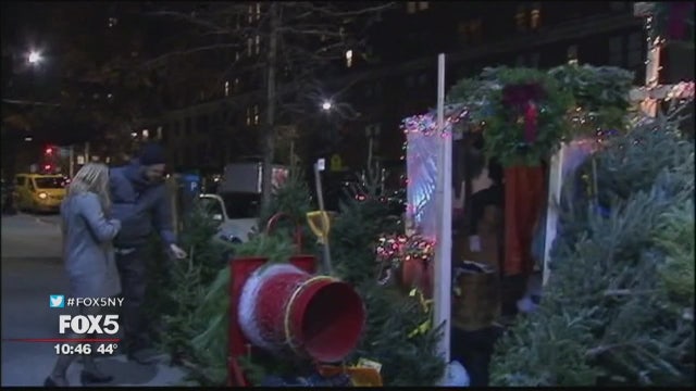 Christmas and Hanukkah overlap in 2016