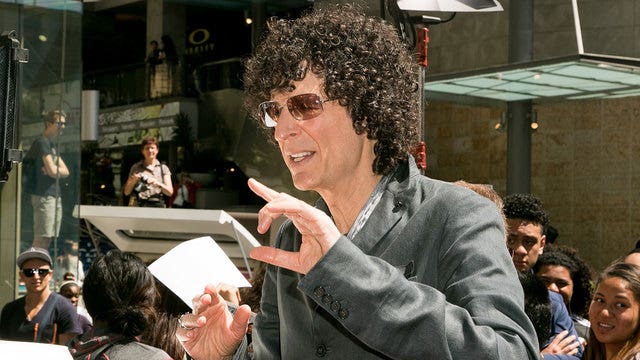 Howard Stern inks 5-year deal with Sirius XM