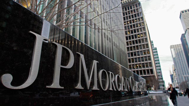 Top U.S. banks fail bankruptcy test